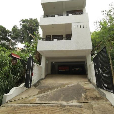 Renuka Inn Канди Экстерьер фото