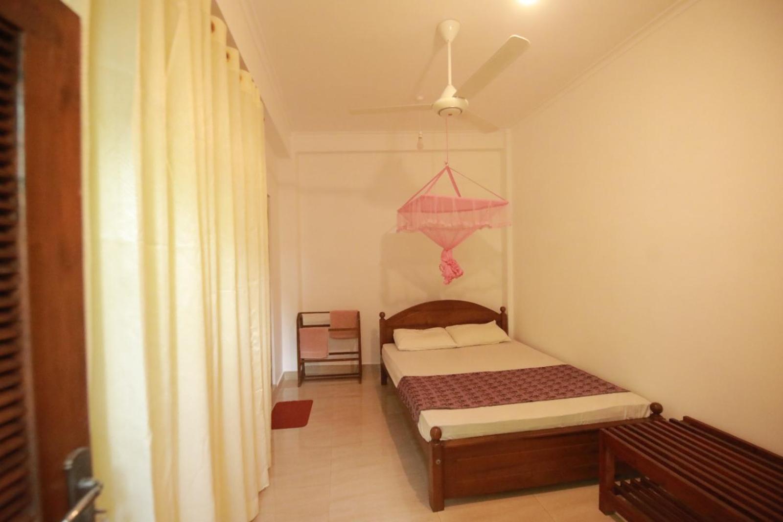 Renuka Inn Канди Экстерьер фото