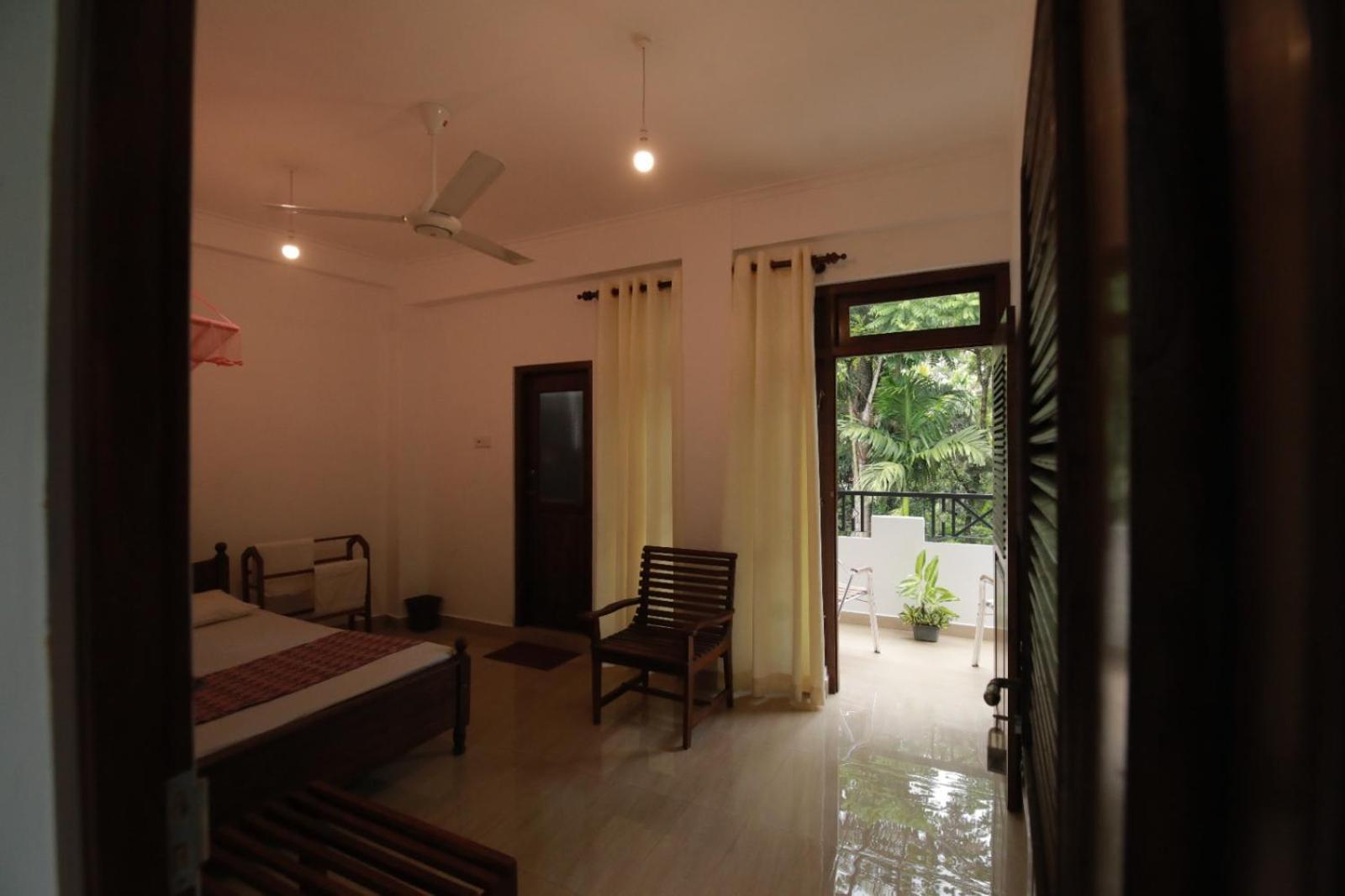 Renuka Inn Канди Экстерьер фото