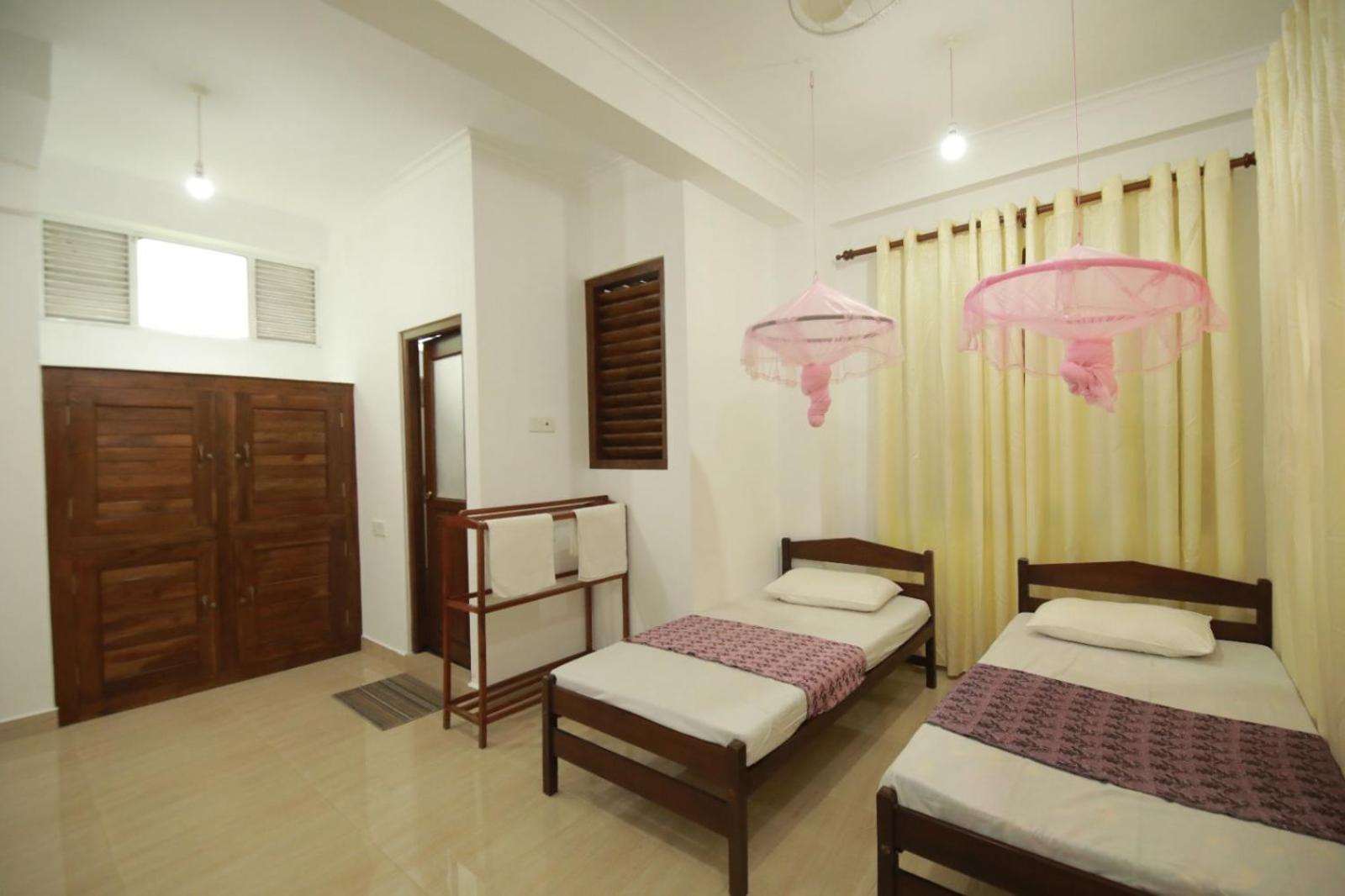 Renuka Inn Канди Экстерьер фото